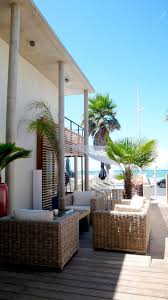 A R C H I T E C Moom Bar Restaurant Six Fours Bar Restaurant Architecture Contemporaine Six Fours