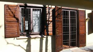 Inferriate e grate di sicurezza per finestre: Inferriate Per Finestre Porte A Bologna Grate In Ferro Apribili O Fisse