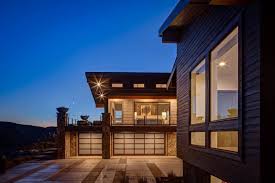 Courtyards Add To The Luxurious Appeal Of A Home Drhorton Emerald Homes Horton Homes House Under Construction Home
