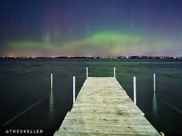 The Northern Lights Were Dancing Tonight On Lake Mendota In Madison Wi From Trevkeller Northern Lights Madison Lake