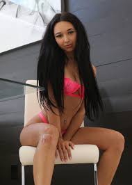 Steph Landor - Free pics, galleries & more at Babepedia