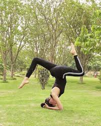 This photo of matt lombardo and sasha dmochowski was shot by derek beres, a yoga instructor, writer, and dj based in santa monica, calif. Headstand Yoga Pose Headstand Yoga Poses Poses Body