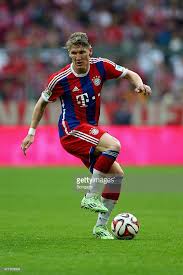 Bastian Schweinsteiger Of Muenchen Runs With The Ball During The Schweinsteiger Bastian Schweinsteiger Bayern Munchen