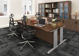 デスクに北欧スタイルを取り入れてオフィスデザインをよりおしゃれに！