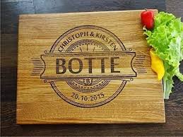 Personalisiertes Schneidebrett Handgefertigt Mit Monogramm Fr Hst Cksbrettchen Hochzei Personalisiertes Schneidebrett Schneidebrett Graviertes Schneidebrett