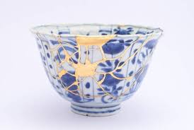 Découvrez le Kintsugi, cet art manuel japonais qui sublime votre décoration  cassée