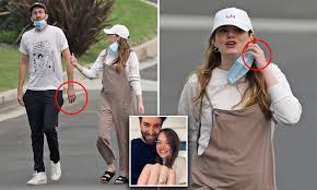 She made her film debut in the teen comedy superbad (2007). Emma Stone And Her Fiance Are Spotted Wearing Matching Bands On Their Ring Fingers Daily Mail Online