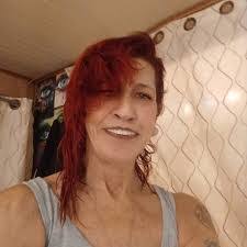 Janet Leahing's Instagram, Twitter & Facebook