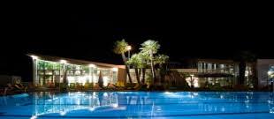 Luxusný hotel, navrhnutý v historickom štýle art deco vám ponúka kráľovskú starostlivosť o vaše telo i chuťové zmysly. Kupele Turcianske Teplice Rubriky Inakobdareni Sk