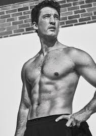 Tim lewis meets miles teller, whose success is shadowed by reports of 'dickishness'. Miles Teller Interview About Top Gun Maverick Pandemic Life And His New Wife