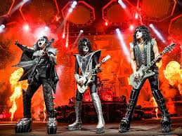Posing as a substitute music teacher at an elite prep school, he exposes his students to the rock gods he idolises, transforming them into a mind‐blowing rock band. Kiss Tickets Kiss Tourdaten Konzerte 2021 2022