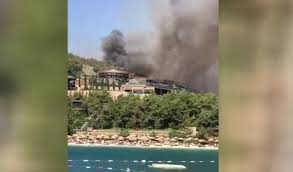 Muğla'nın bodrum ilçesinde 3 katlı bir otelde çıkan yangında otel tamamen yandı ve yangında çok. Zm Jnkxekaayem
