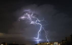 2020 orage alaskan mens classic red jacket. Orages Toulouse Reveillee En Pleine Nuit Par Un Enorme Coup De Tonnerre Le Parisien
