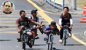 Bila polis dah larang menggunakan basikal lajak tapi kau tetap nak basikal lajak. Basikal Lajak Jangan Sampai Anak Terlibat Padahnya Mak Ayah Boleh Dikenakan Denda Rm 20 000 Keluarga