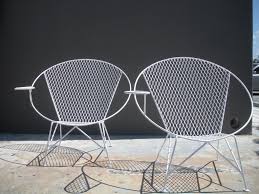 Pair Of Mid Century Circular Garden Chairs Manner Of Salterini 1stdibs Com Garden Chairs Front Porch Pergola Wrought Iron Furniture