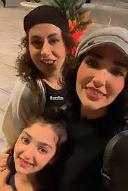 Madam Mavis Arthur Mensah the lady behind this trending pictures. Her pics  are all over all social media handles.I copied it from a Nigerian platform  nI posted her yesterday n got alot