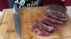 La bistecca, che si presenta generalmente con l'aspetto di una fetta di carne, viene cotta e consumata principalmente alla griglia, ai ferri o fritta. Tagliata Di Scamone Costa Poco Ed E Super Buono Youtube