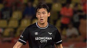 Ji-soo Kim verstärkt 1. FC Kaiserslautern: Brentford-Leihgabe mit Bayern-Vergangenheit - Imagen principal del artículo