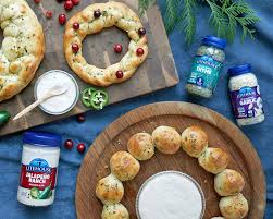 Fun to assemble and a real christmas showstopper! Festive Bread Wreath With Jalapeno Ranch Blue Cheese Dip