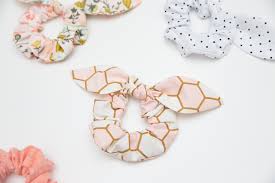 Don't waste any of your cute printed fat quarters. How To Make A Scrunchie With Free Pattern Video Tutorial Sew Much Ado