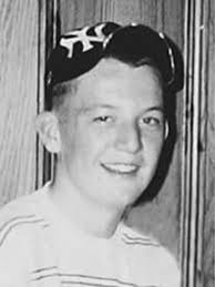 Derry & Strabane buildings to light up in memory of Martin Connolly (15)