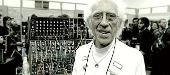 O ator paulo vasco já reagiu, no perfil de facebook, lamentado a morte do artista: Morreu O Cantor Artur Garcia Arte Sonora