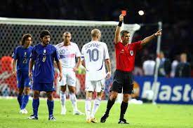 L'ancien latéral des bleus est revenu, dans le vestiaire, sur cette soirée où il était en colère contre tout le monde, y. Coupe Du Monde Coupe Du Monde 2006 L Arbitre De La Finale Raconte Le Rouge De Zidane