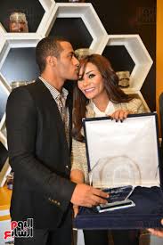 عم سيد رغم ظروفه ومرضه هو وزوجته وأولاده بيشتغل وبيكافح كل يوم علشان يبقى عنده الدخل اللي يخليه مش محتاج لحد.بندعوكم تشوفوا قصة رمضان:عدم رضا الشعب عن الاخوان ادى الى ارتياح مبارك واولادة. Ø¨Ø§Ù„ØµÙˆØ± Ø§Ù„Ø¸Ù‡ÙˆØ± Ø§Ù„Ø£ÙˆÙ„ Ù„Ù…Ø­Ù…Ø¯ Ø±Ù…Ø¶Ø§Ù† Ù…Ø¹ Ø¹Ø§Ø¦Ù„ØªÙ‡ Ø¨Ø§Ù„ÙƒØ§Ù…Ù„ Ø§Ù„ÙŠÙˆÙ… Ø§Ù„Ø³Ø§Ø¨Ø¹