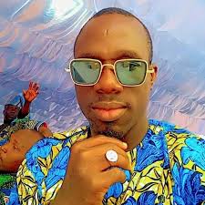 🚨 Le Real Madrid a choisi son nouveau numéro 🔟 Après le départ de Luka  Modric, le mythique numéro va changer d'épaules. Selon @marca, c'est Kylian  Mbappé qui devrait l'hériter. 👉 Le