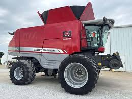 Massey Ferguson 9560 Combine