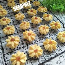 Cara membuat kue tambang gurih dan manis renyah. Cara Membuat Kue Semprit Tiga Bahan Cara Membuat Kue Semprit Tiga Bahan Simak Cara Membuat