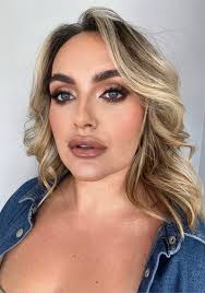 Can you believe Christmas is almost here?! 🎅🏼✨ My 13th & 20th December  slots are now fully booked 🙈 Thinking of getting your festive glam sorted?  Don't wait — book your spot