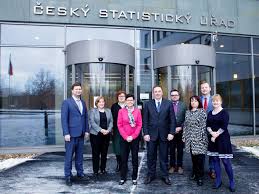 Český statistický úřad chtěl po stovkách obcí, aby mu před sčítáním lidu nahlásily lokality, kde bydlí „sociálně nepřizpůsobiví, etnické menšiny či cizinci. Csu Navstivil Novy Predseda Slovenskych Statistiku Csu