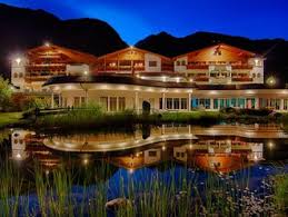 Wer sich tagsüber auf den pisten oder wanderwegen südtirols tummelt, der wünscht sich nachmittags und abends feinste erholung für körper und geist.die finden sie in unserem hotel im ahrntal im überaus großzügigen premium spa auf 5.000 m²: Suedtirol De 4 Sterne Hotel In Ahrntal