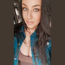 Shana Byers's Instagram, Twitter & Facebook