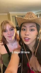 Daisy Barrientos's Instagram, Twitter & Facebook