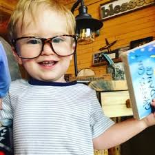 Alexis Warner (@AlexisYWarner)