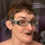 Karissa Bower's Instagram, Twitter & Facebook