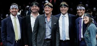 Cobra Kai Has Just Been Renewed For A Second Season On Youtube Red And Fans Are Overjoyed Http Rplg Co Bda42790 Karate Kid Karate Kid Cobra Kai Youtube Red
