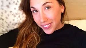 劫匪捆绑励志自闭症女青年，杀害其男友的养子，而这一切竟是她自导自演？