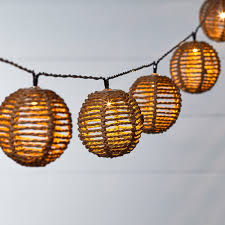 Denn sie sind eine wirkungsvolle methode, außenbereiche an haus oder wohnung liebevoll zu dekorieren und mit licht zu gestalten. 10er Rattan Solar Lichterkette Lights4fun De