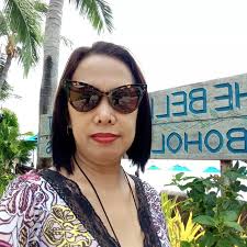 In a jeepney, may sumakay na elderly tapos hindi umandar yung jeep until  nakaupo sya ng maayos. Then the driver shouted "Nay, wag ka nang dumukot".  Napatingin ako kay nanay and nakita