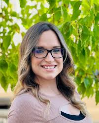 Janet Poe's Instagram, Twitter & Facebook