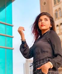 The Oneplus6 Was Unveiled Today And It S Awesome Follow Oneplus India To Stand A Chance To Win It For Yourself Don T Girl Photo Poses Ashi Stylish Girl Pic