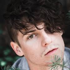 Derrick Herman (@DerrickhorM)