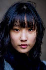 29 Fashion Girls Who Will Finally Convince You To Get Bangs Refinery29 Bangs With Medium Hair How To Style Bangs Medium Hair Styles