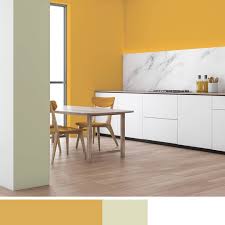 Nous Avons Ici Associe Du Bois Avec La Teinte Tendance Curcuma Pour Une Cuisine Chaleureuse Et Lumineuse Le Vert Tendre Vient En Tou Home Decor Furniture Home