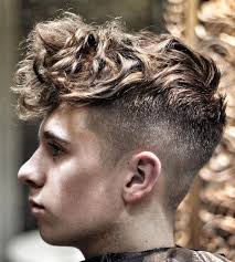 Pin Von Tim Kaltenbock Auf Lockige Frisuren Jungs Frisuren Frisuren Und Teenager Frisuren