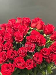 Bouquet di rose rosse e bianche in una scatola blu di legno. Mazzo Di Rose A Gambo Lungo Fioreria Otello Consegna Fiori Vicenza Vendita Online Fiori Vicenza Addobbi Per Matrimoni Bouquet Mazzi Da Regalo Allestimenti Sale