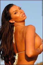 Hot MILF Jasmine Fiore takes off her bikini top on a slope - Pichunter